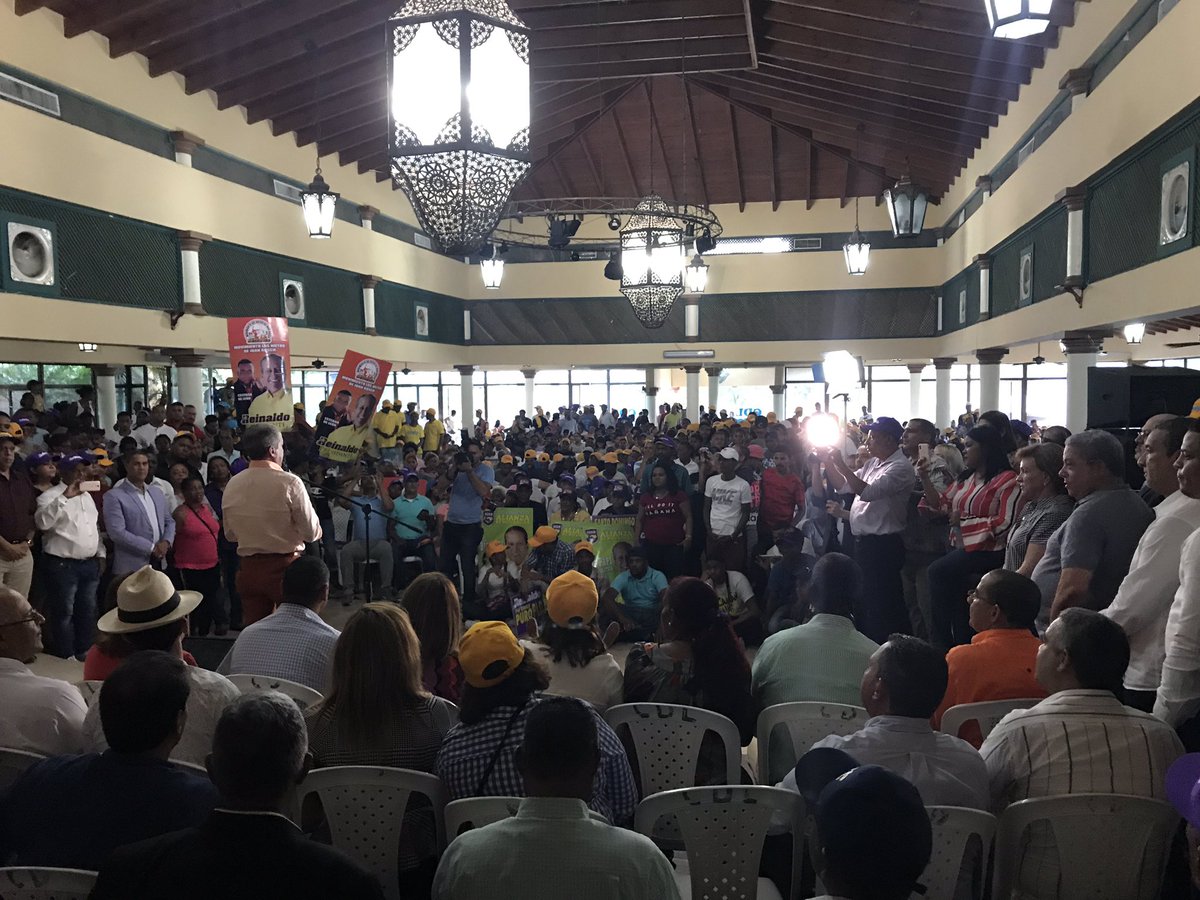 JESULINAMPARO's tweet photo. Reinaldo Pared P. (@reinaldoparedp), moviliza las masas del PLD, en sendas actividades en éste domingo. Mañana y tarde con #ReinaldoesJuventud y #ReinaldoenSDE ⭐️. Hasta el triunfo electoral 2020! https://t.co/WmLvyxVL9W