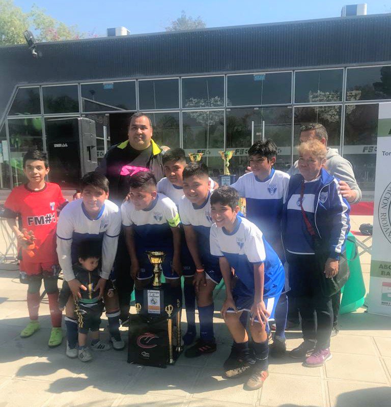 TonyMorenoOK's tweet photo. LOS MÁS CAMPEONES 🏆 Junto a #ARBFI hicimos entrega de los premios de la #1raEdicion #SuperCopaDeCampeones "Ciudad de La Rioja " FELICITACIONES a todo el Baby Futbol !!
#AsocRiojanaDeBabyFutbolInfantil
#GerenciaDeDeporteInfJuvenil
#GestionAlbertoParedesUrquiza
@ParedesUrquiza https://t.co/NpGiFqP6XV