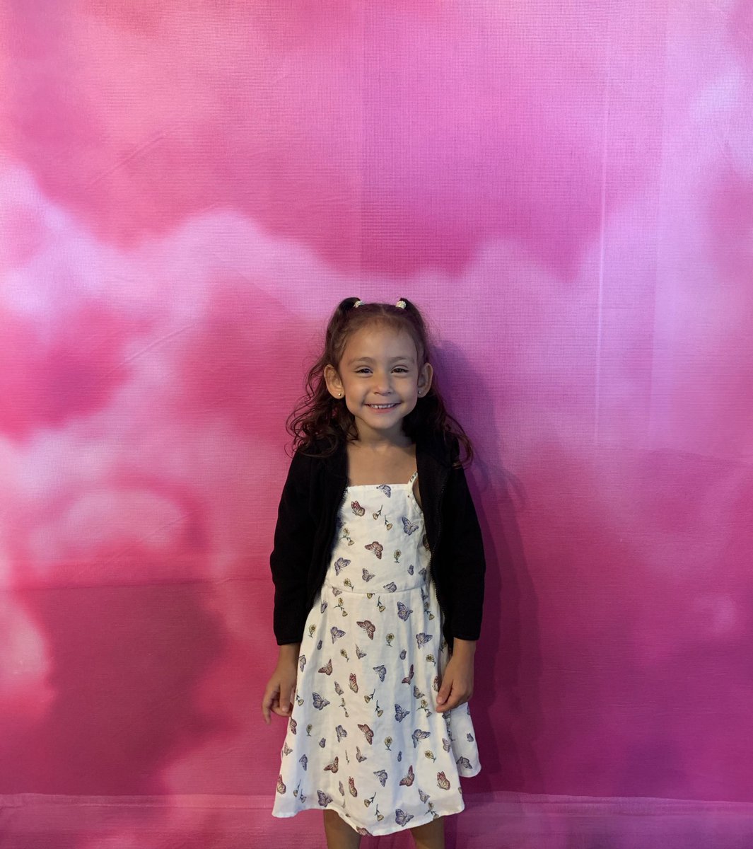 oliversshaw's tweet photo. “Can I go to Taylor’s show next time?” 🥰💘🥰💘🥰💘🥰💘🥰 #TheLoverExperience @taylornation13 https://t.co/h1sEgbOXLz