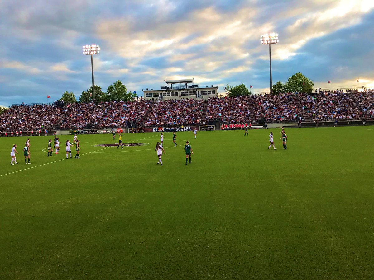 sotosays135's tweet photo. We didn’t come away with a “W”, but it was awesome seeing my @williamandmary #tribe play in Columbia, SC tonight! They played their hearts out! ⚽️💚💛 #GoTribe @TribeAthletics #alumni #womenssoccer #lookatthatcrowd https://t.co/fkuXJPUQ0Y