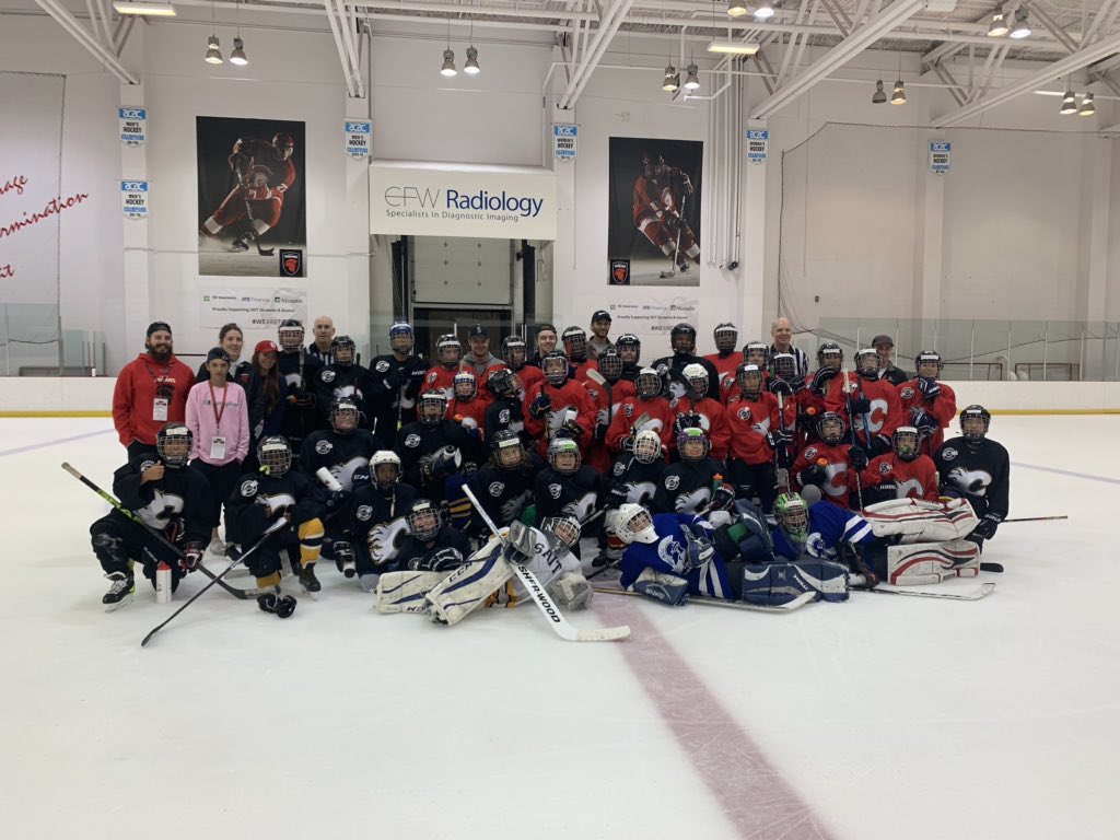 Coachbathurst's tweet image. What a great weekend!  Hockey is a great tool to make us a better community and I’m proud to be apart of such a great camp with great volunteer and even better kids! Thank you @CSECRKerr for giving us the platform to work with such a great group of people #devcamp19