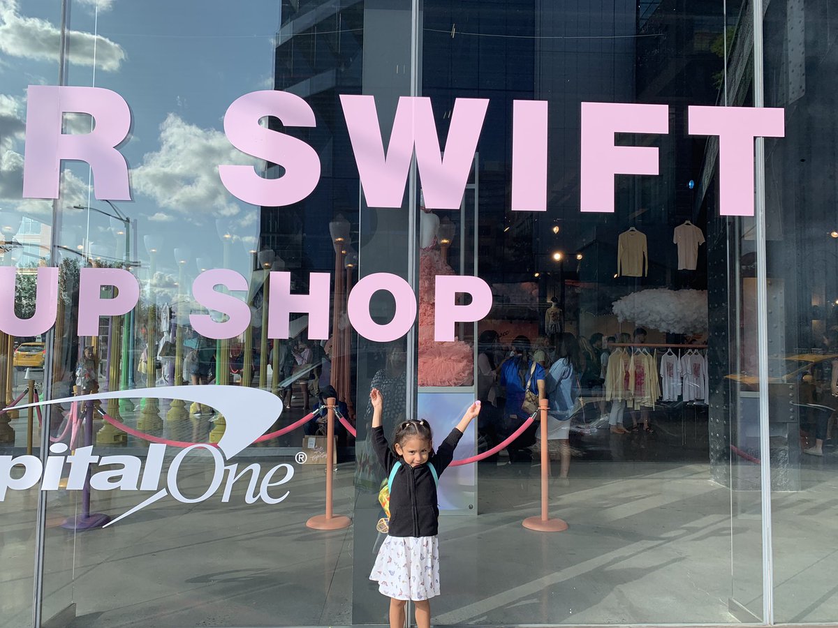 oliversshaw's tweet photo. They gave us picks as we were leaving but Mia didn’t get one. she started sobbing. We told her ask the person nicely if she could have one too &amp; oh my gosh!!! That person was soooo nice to her!! They gave her THREE so she could “give to her friends” brb CRYIN #TheLoverExperience https://t.co/KLzhzNW6xG