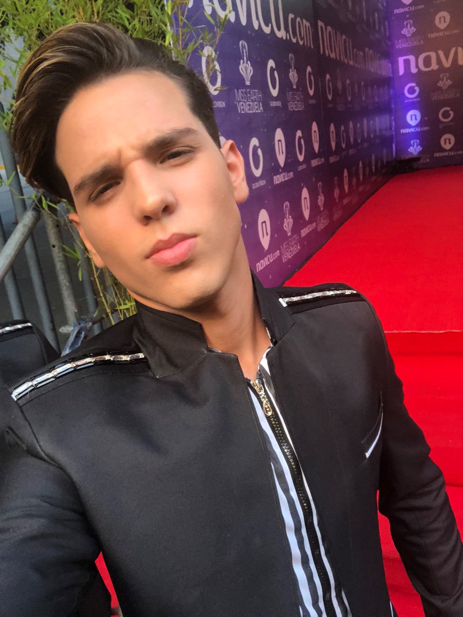 memomusicve_'s tweet photo. Ya estamos acá 🇻🇪 Alfombra roja del MISS EARTH VENEZUELA 🔥❤️ #MissEVPorGV Sintoniza @globovision #MissEarthVenezuela https://t.co/OiUrY2mGMp