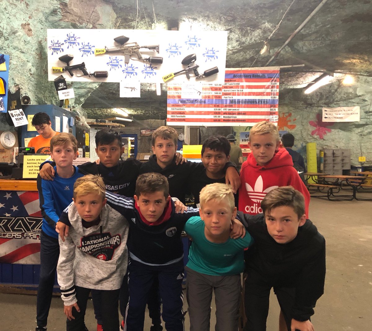 Cupini_AC7's tweet photo. ⁦@SKCAcademy⁩ boys getting ready for battle...we fight together on and off the pitch! #alwaysmates #TogetherWeAreStrong #bestmates #jaegers #paintball https://t.co/t47pnUscWw