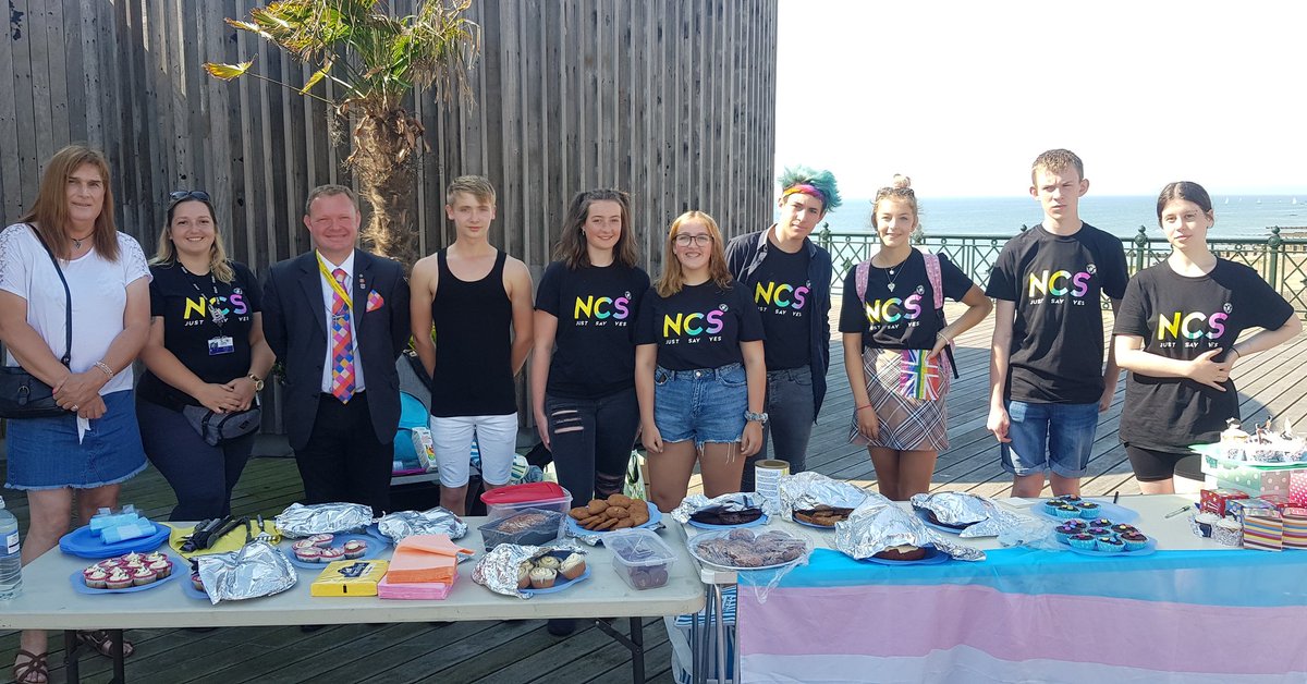 LordBrett1066's tweet photo. Congratulations to the @NCS #Team4Hastings on their cake sale on #HastingsPier in support of @SnowflakeTrust where they raised a wonderful £115.53. Great work! @HastingsObs @moreradio https://t.co/44DefrEBLr