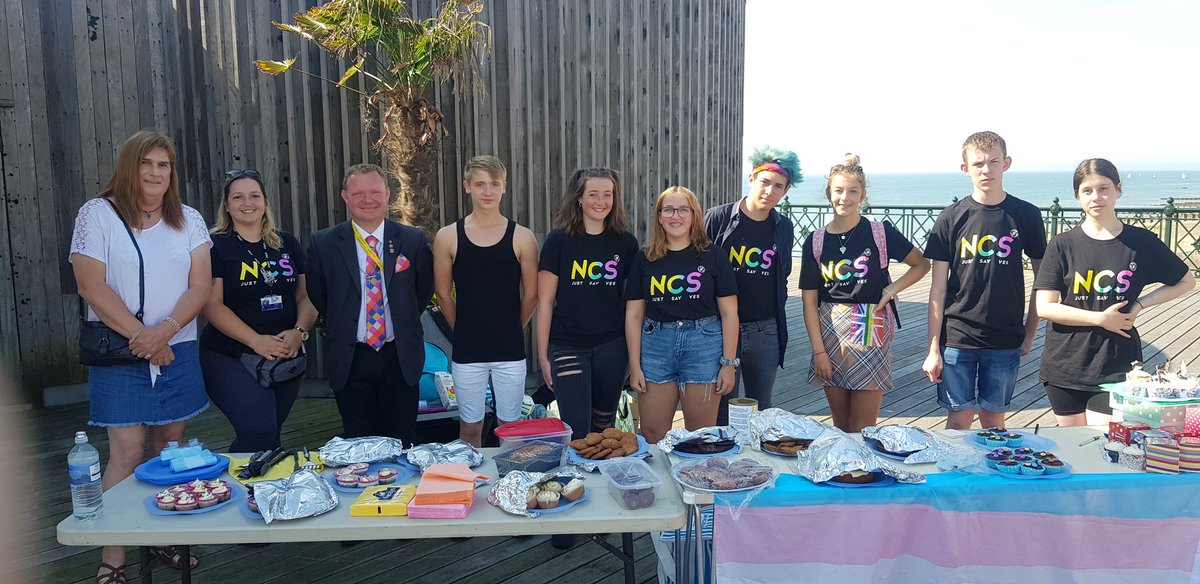 Congratulations to the @NCS #Team4Hastings on their cake sale on #HastingsPier in support of <a href="/SnowflakeTrust/">Snowflake Night Shelter</a> where they raised a wonderful £115.53. Great work! <a href="/HastingsObs/">Hastings Observer</a> <a href="/moreradio/">More Radio</a>