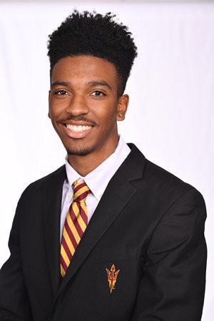 DieHardDevilASU's tweet image. 2019 @ASUFootball: A Primer for True Freshman QB Jayden Daniels &amp;amp; @TheSunDevils Offense

“His ability to make quick decisions” with the speed &amp;amp; size of Division I College players “(is like) nothing I’ve ever seen before.” -ASU OC #RobLikens @JayD__5 #ASU t.ly/nz938