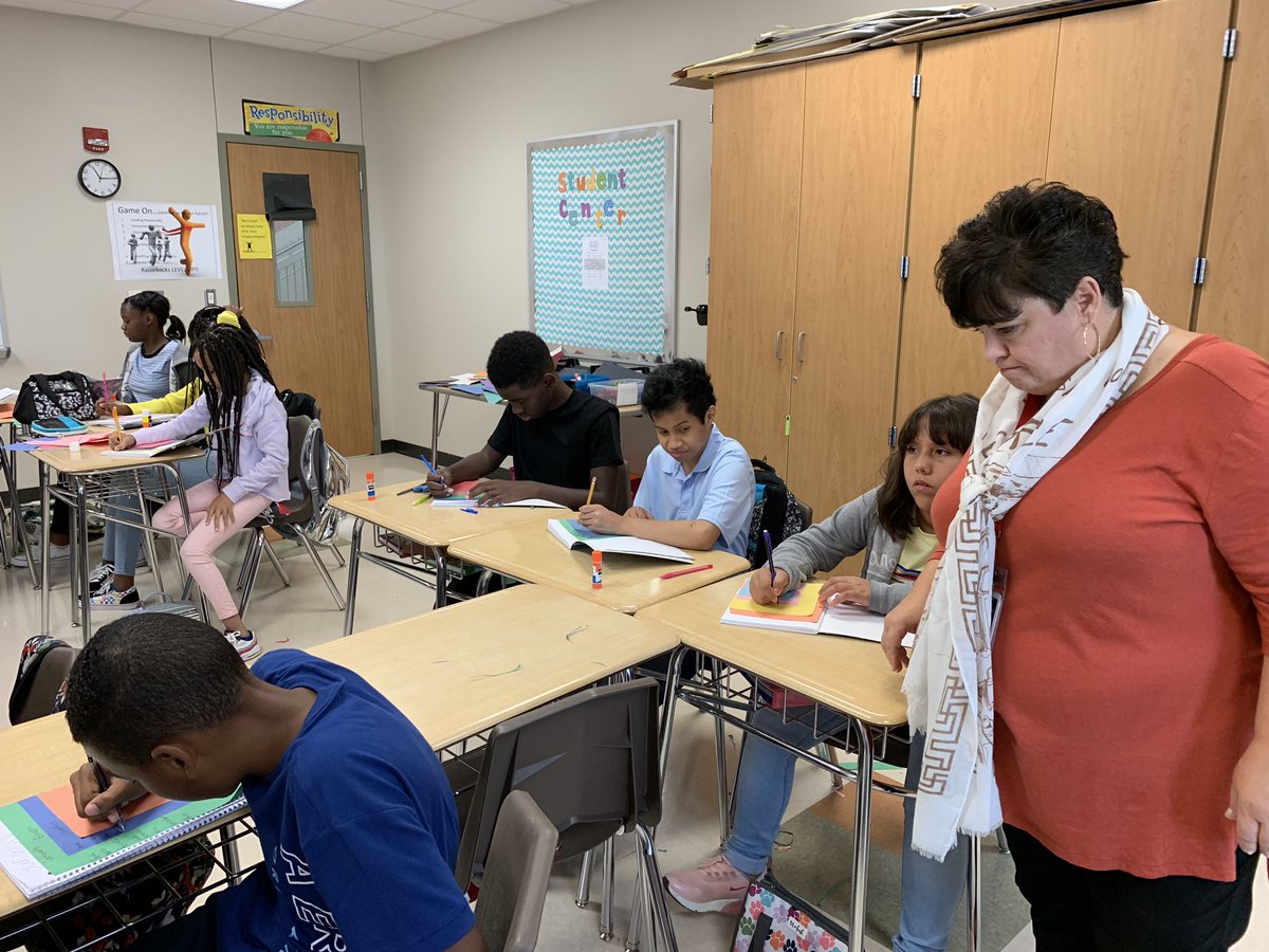 RpjhSS's tweet image. Look at a few happenings from the sixth grade team. @RodeoPalms @AlvinISD_ELL #LevelUp #education #teaching #Creative #literacy