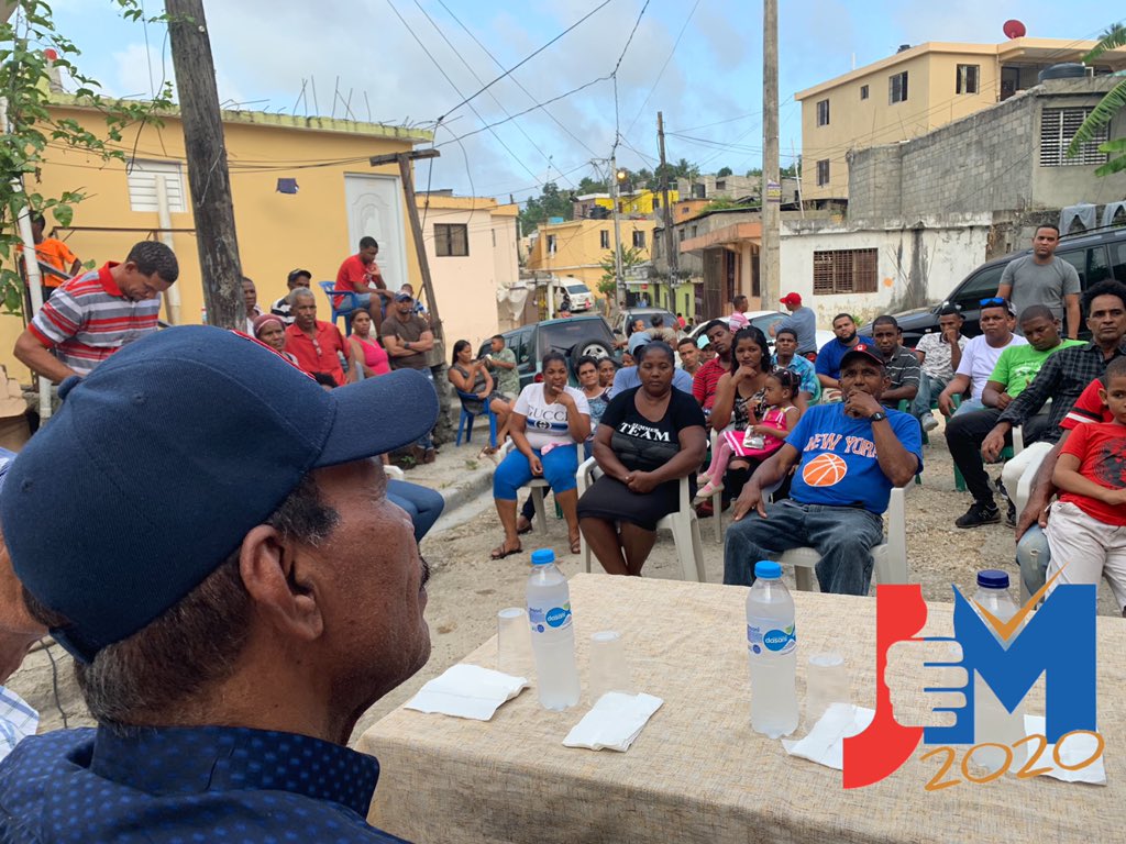 JoseMontasD's tweet photo. En esta tarde de domingo, escuchando a la gente del sector San Rafael, en el kilómetro 2 de la carretera Sánchez, ellos también están ansiosos de, porque quieren y merecen tener mejor calidad de vida con ellos y el pueblo en el 2020 cambiaremos la cara de ese sector. #jmalcalde https://t.co/IbBirEkksU