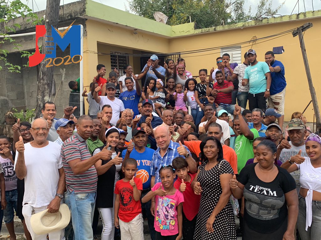 JoseMontasD's tweet photo. En esta tarde de domingo, escuchando a la gente del sector San Rafael, en el kilómetro 2 de la carretera Sánchez, ellos también están ansiosos de, porque quieren y merecen tener mejor calidad de vida con ellos y el pueblo en el 2020 cambiaremos la cara de ese sector. #jmalcalde https://t.co/IbBirEkksU