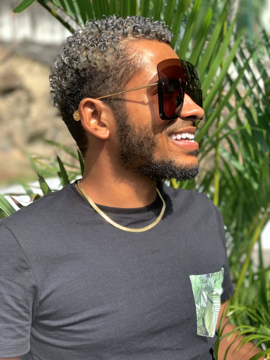 VymericV's tweet photo. #BlackLGBTQ 🤷🏽‍♂️ https://t.co/9bzzS4iDSm