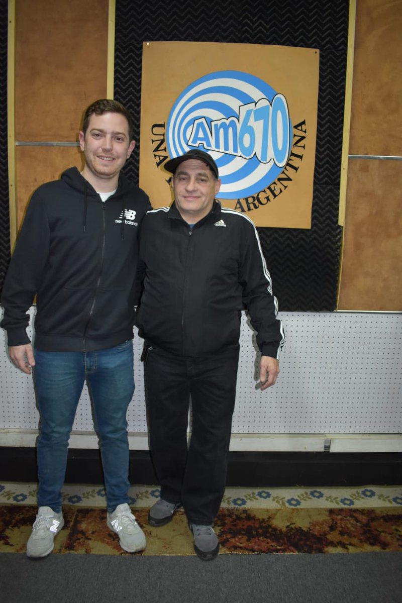 PatoWard_'s tweet photo. AIRE YA - arranca Sueños de Primera junto a @DANITORRISI por #AM670 y #AM1250. Hasta las 21, prendete por el dial, https://t.co/vDnw7HK2df o https://t.co/q0AfMOskbf. Un placer! https://t.co/i7XGiU8IZ7
