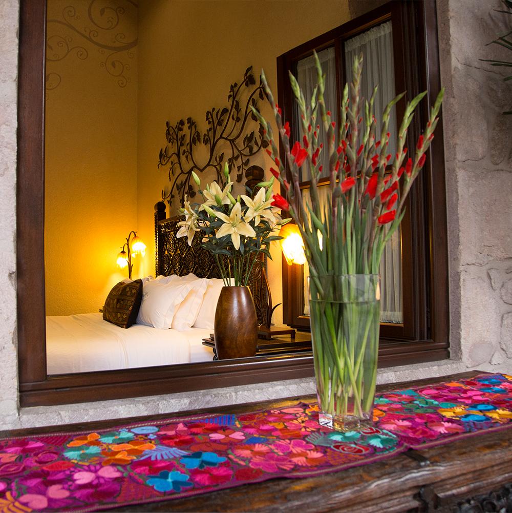 En los pasillos de Hotel de La Soledad descubrirás una nueva manera de apreciar la luz.

¿Qué esperas para visitarnos?
| bit.ly/2Wg5ewZ |