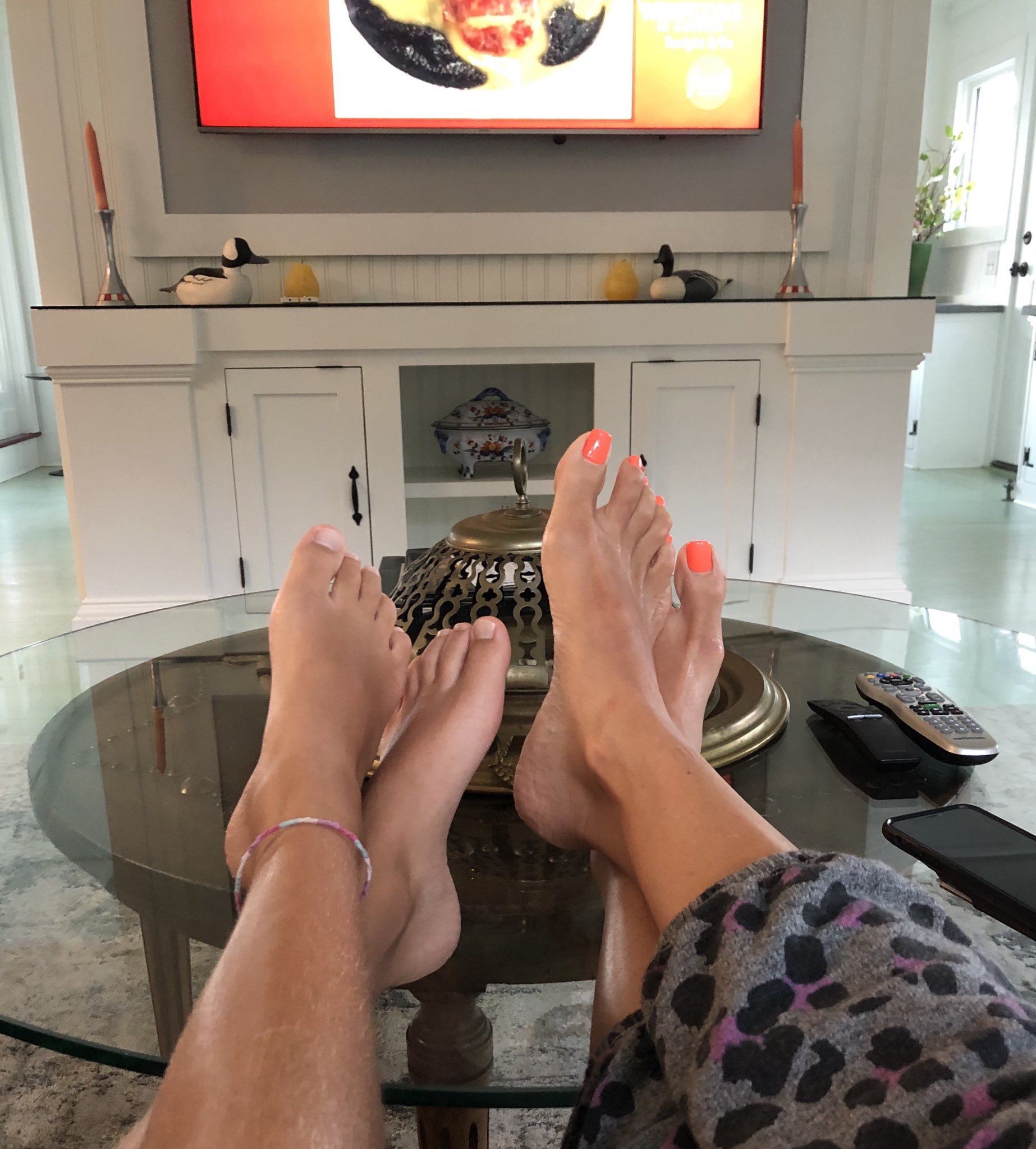 Giada De Laurentiis on X: Jade & I are excited for the premiere of  @altonbrown Good Eats 2night at 10pm ET... whos watching?? @FoodNetwork  t.cooS2Ezrgh5f  X