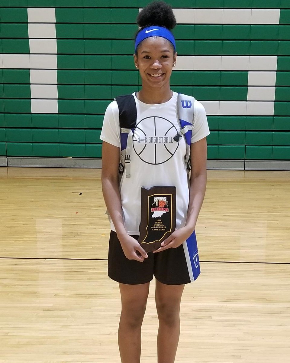FourNineSevenFo's tweet photo. . #SheDoesWhatSheDoes
#MonicaWilliams #MoBlockz shines @coachbeckett #FuturesCamp 
#UnitedSisterhood #UnitedWeAreProud #NextGeneration #Ballher 
#LadyTeamTeague https://t.co/eiHjDm6REe