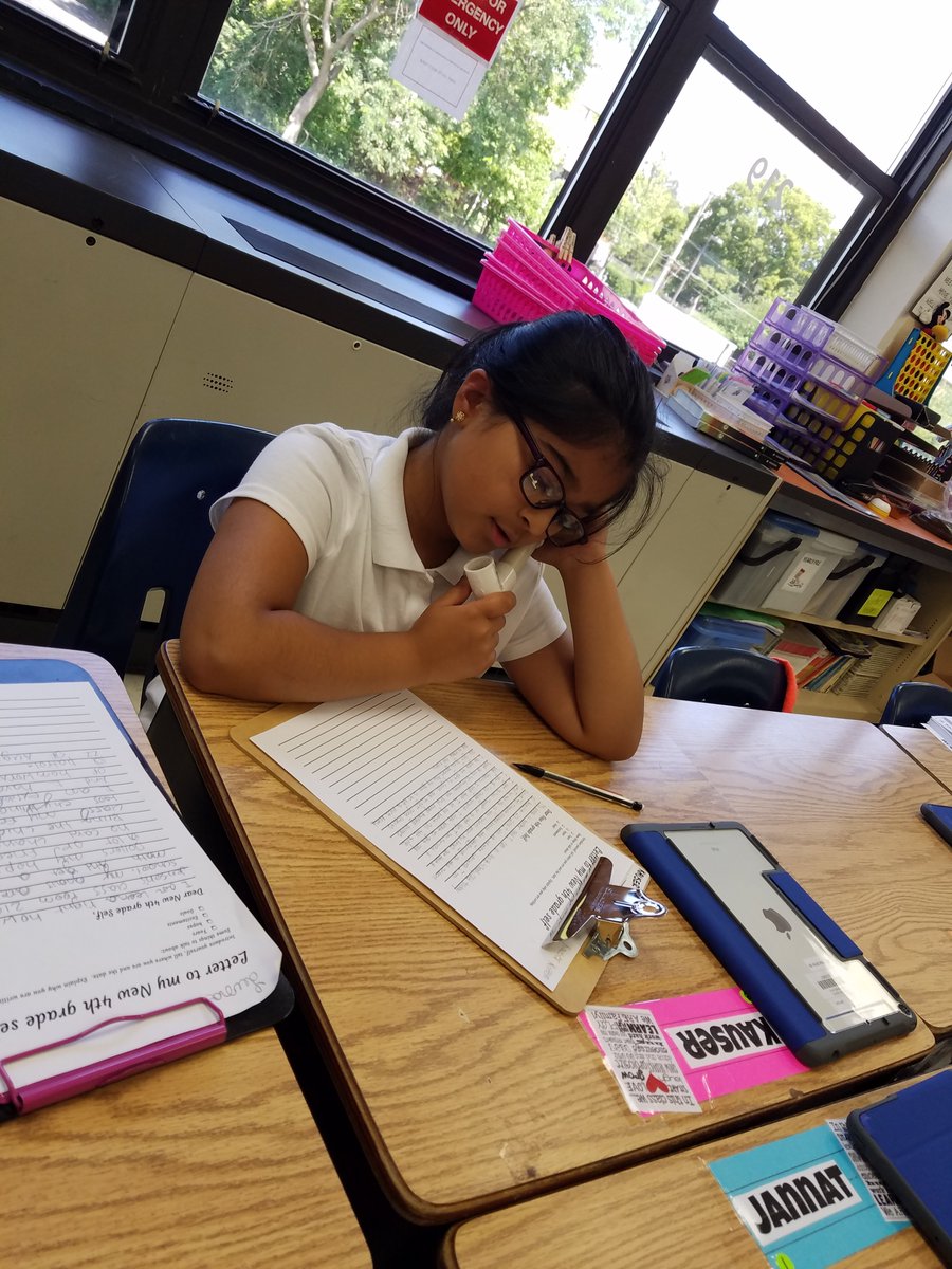 jensen219's tweet photo. Dear New 4th Grade Self...we wrote letters to ourselves with fears, excitements and goals for the new school year and then read and recorded them. We will do the same at the end of the year and compare!  #62ignite https://t.co/Z3JU11IKk6
