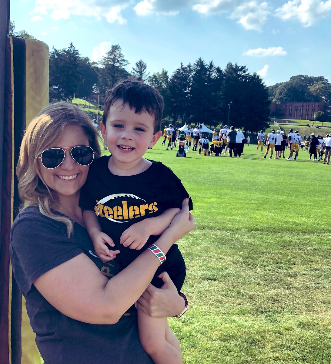 kristenmhudak's tweet photo. My favorite person in the whole world just told me it was #JuJuNight (@TeamJuJu) #HereWeGo ππ€ https://t.co/I0HlW9zX2M