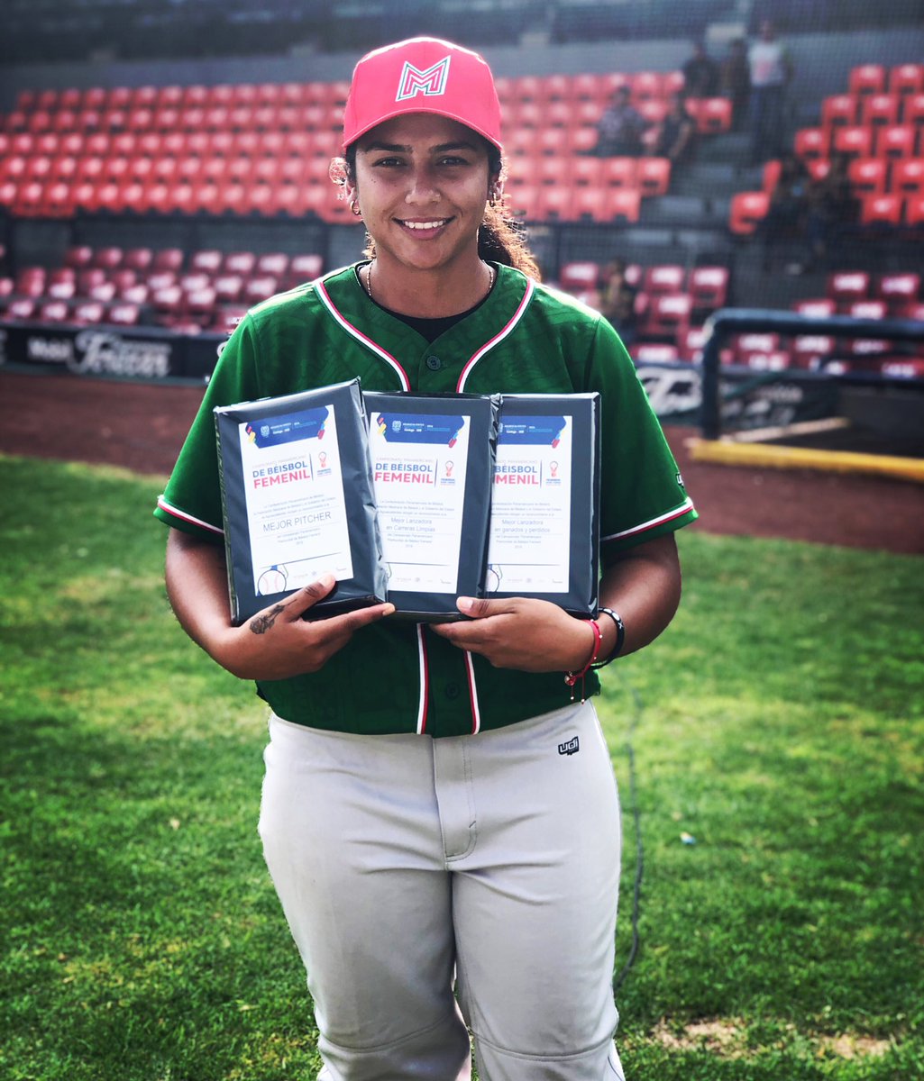 rosidlcastillo's tweet photo. 🇲🇽⚾️Mejor lanzadora en ganados y perdidos, en carreras admitidas y mejor pitcher inicialista ⚾️🇲🇽 TODO ESFUERZO TIENE SU RECOMPENSA, CON ESTO TERMINO MI PARTICIPACIÓN ESTE PREMUNDIAL... Y NOS VAMOS AL MUNDIAL!!!❤️ https://t.co/MI1Cohfp80