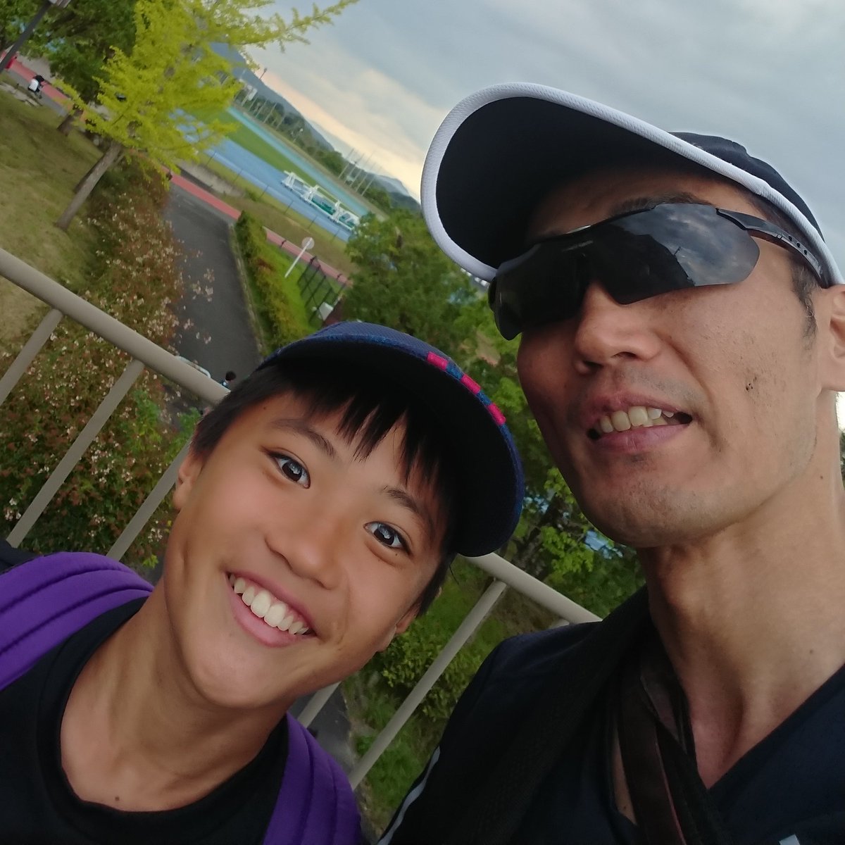 long_jamp0751's tweet photo. 滋賀 #マスターズ  出場しました。
息子は小学生の部
#走幅跳 4.13m
２位 初めて4m越え✨

私は、、
#走幅跳 5.86m
#三段跳 10m後半
#100m 13.27?

うーむ。さすがに20年ぶりのブランクと歳には勝てませんな、、

目標にしていた
息子と一緒に試合でるは達成
(￣▽￣)
#3ヵ月で #体重90kg
#73kgに減量 https://t.co/rzvpxbcSZv