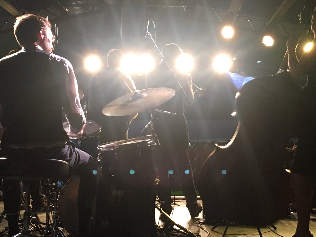 Great gig tonight with @DFTC_band at <a href="/TwinwoodEvents/">Twinwood Festival</a>. We’re back tomorrow afternoon on the Arena Stage for more swing and sunshine ☀️