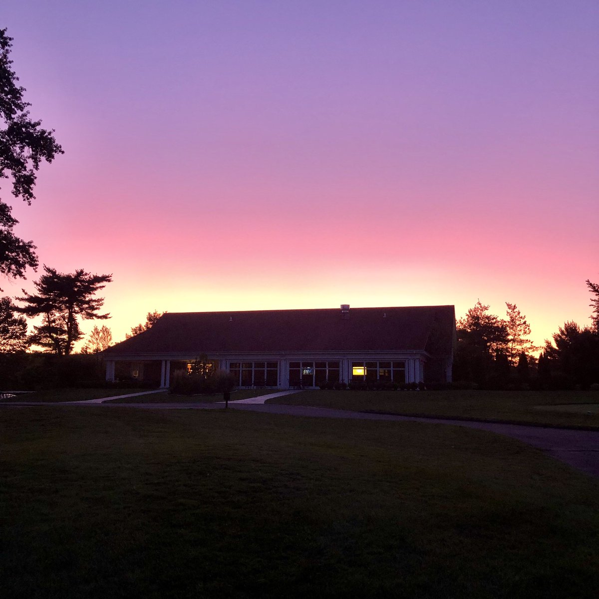 GilletteRidgeGC's tweet photo. Good night Gillette Ridge #SunsetMasterpiece #Sunset #Wow #GilletteRidgeGolf https://t.co/T0fntozalB