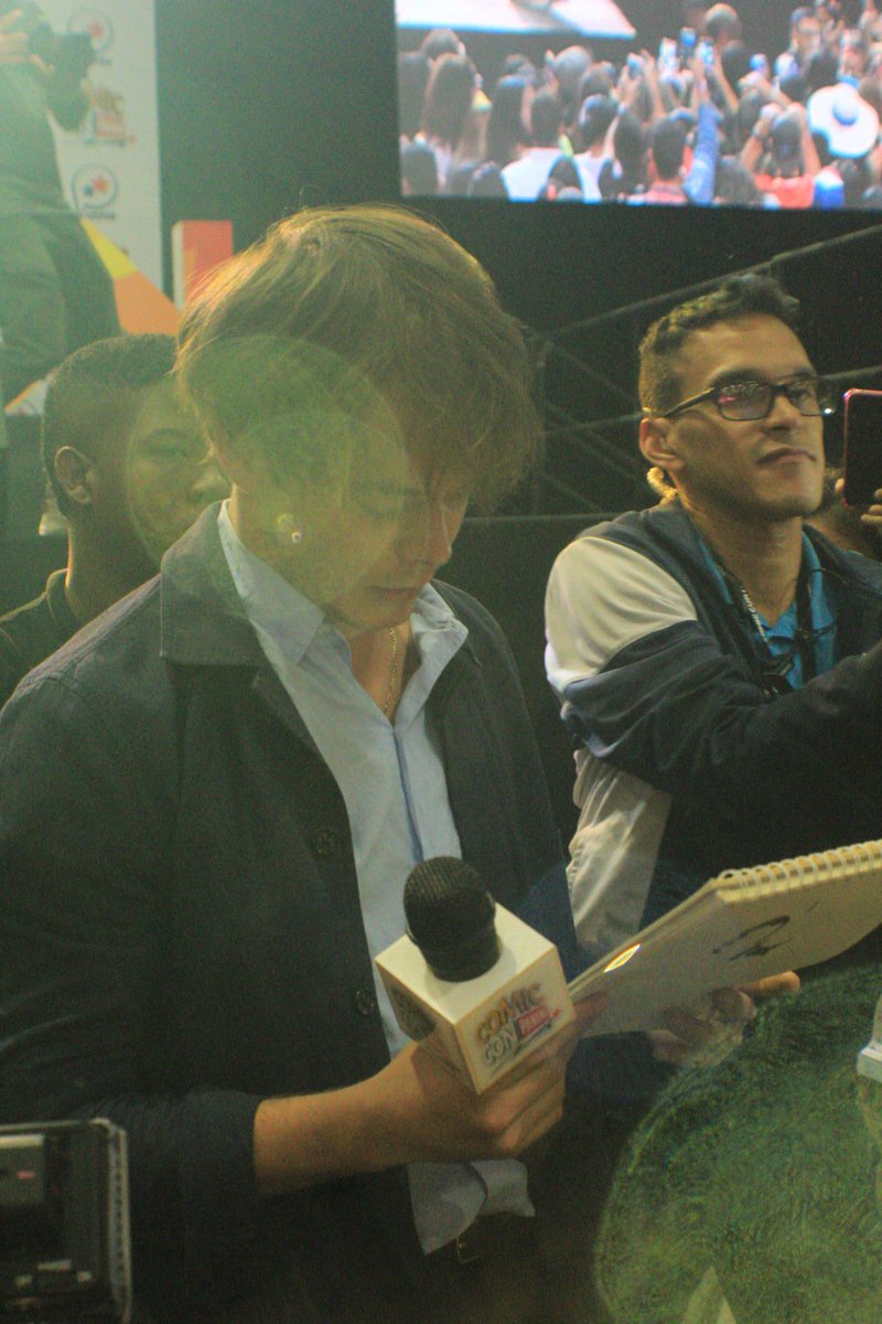 calamitywoman's tweet photo. HI Y’ALL IM STILL RATTLING AFTER SEEING #CharlieHeaton IN THE Q&amp;A PANEL SO HERE’S SOME PHOTOS OF THIS ANGEL 😭💗 

#StrangerThings #ComicConPanama2019 #CCPan2019 https://t.co/SwsRH8LHGb