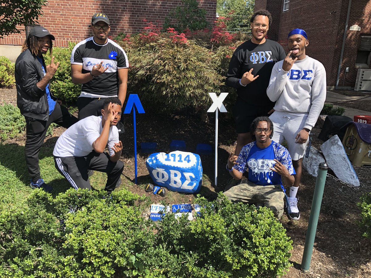 SirGeneral_'s tweet photo. “Woah, woah, woah, we ain’t playing fair... Oh no, no you don’t wanna take it there” - Young M.A 🔵🤘🏽🔥⚡️ #TheLIGHTNINGChapter #TrendΣettaΣ https://t.co/mzNUKtnfCa