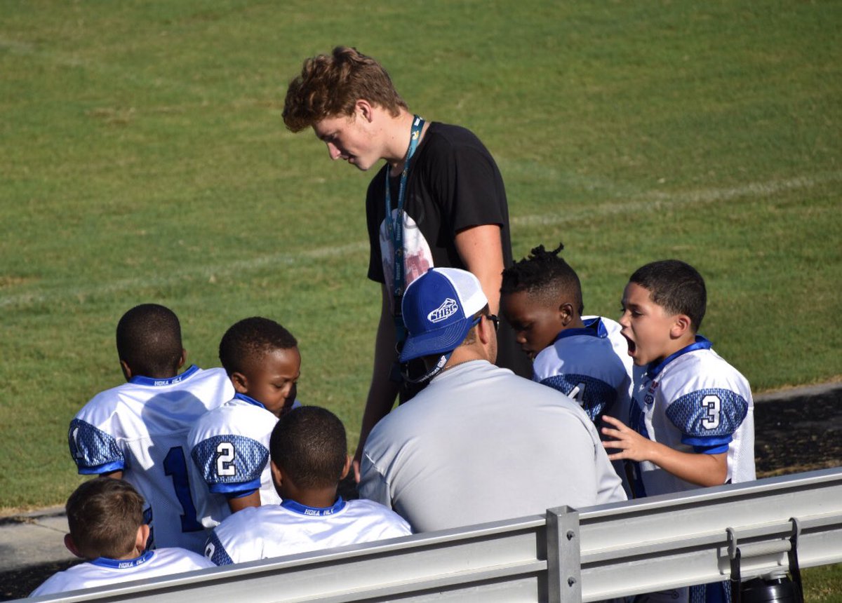 VandiverTitus's tweet photo. Had a great time Saturday, finally got to see the u6 team I have been helping Coach for the last 3 weeks play and win!! @ApopkaFootball @AveMariaFBTL @JAX_FB @CoverApk https://t.co/rxfL9gESEU
