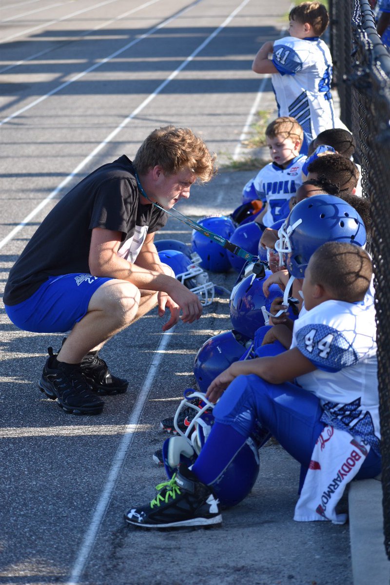VandiverTitus's tweet photo. Had a great time Saturday, finally got to see the u6 team I have been helping Coach for the last 3 weeks play and win!! @ApopkaFootball @AveMariaFBTL @JAX_FB @CoverApk https://t.co/rxfL9gESEU