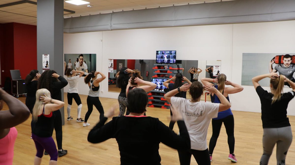 BoosterLani's tweet photo. Quand #MagicForm décide de faire un atelier de danse connectée, ça donne ça :) https://t.co/QjyAuoV54N