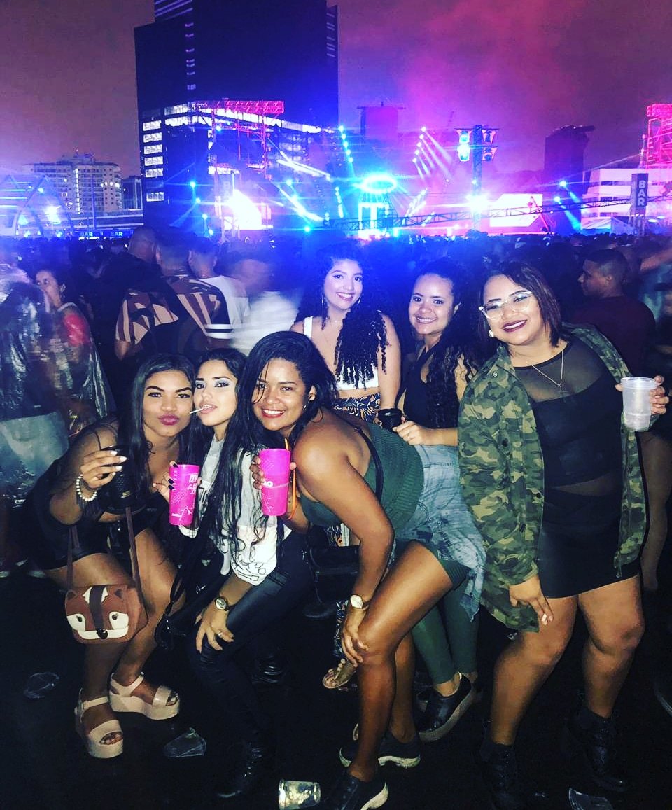 mile_reis1's tweet photo. Garota vip 👏👌 #FODAAAA 👏 https://t.co/CeebxhxpkC