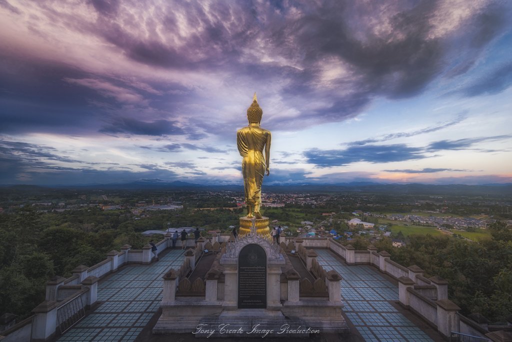 T_Photographer8's tweet photo. ขึ้นไปดูพระอาทินย์ตกดินที่ เห็นวิวเมืองน่าน วัดพระธาตุเขาน้อย ตำบล ผาสิงห์ อำเภอเมืองน่าน น่าน
#น่าน #ททท #พระธาตุเขาน้อย https://t.co/gK7fGJDu5K