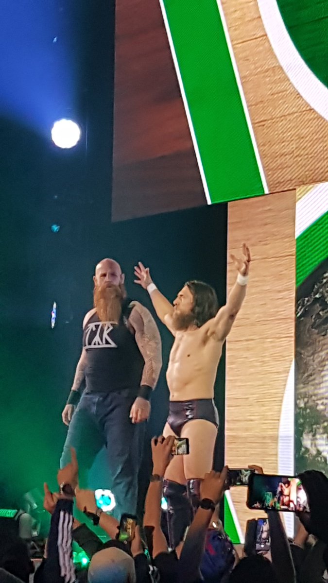 JulianDaCas5's tweet photo. Thank you for that unforgettable
night, wwe 💪🏻👏🏻@WWEColombia3 @wweespanol_ @619iamlucha @WWERomanReigns @AliWWE @RandyOrton @TrueKofi @WWEDanielBryan @wwe
#wweBogotá #wwelivebogota #wwe #wwecolombia #wweespañol #romanreigns #619reymysterio #ali #randyorton #wwebryan #danielbryan https://t.co/Eb1jMX6qAd