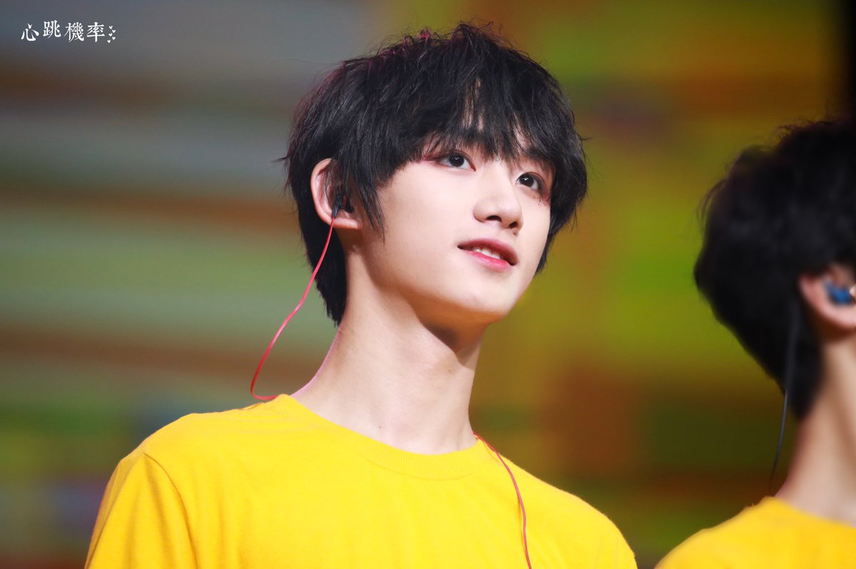dingchengxin024's tweet photo. #台风少年团 #typhoonteens #丁程鑫   #딩청신  #ディンチェンシン #Dingchengxin #Chengxin #TF家族 #TFFamil
cr:logo 
Do not cry https://t.co/mlfHEA2S6j