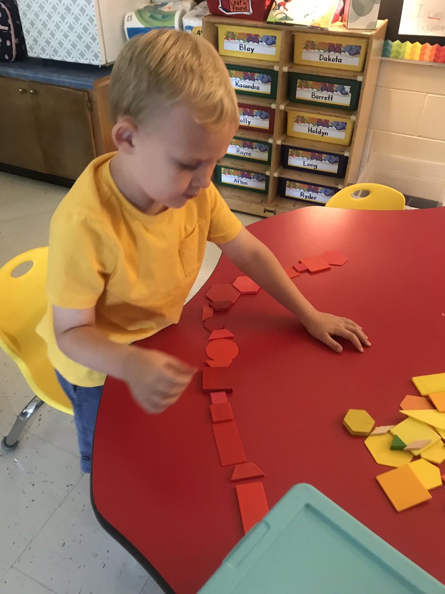 We love exploring ways to sort different objects during math.
#lifeisbetteratthelakes 
#mathisfun