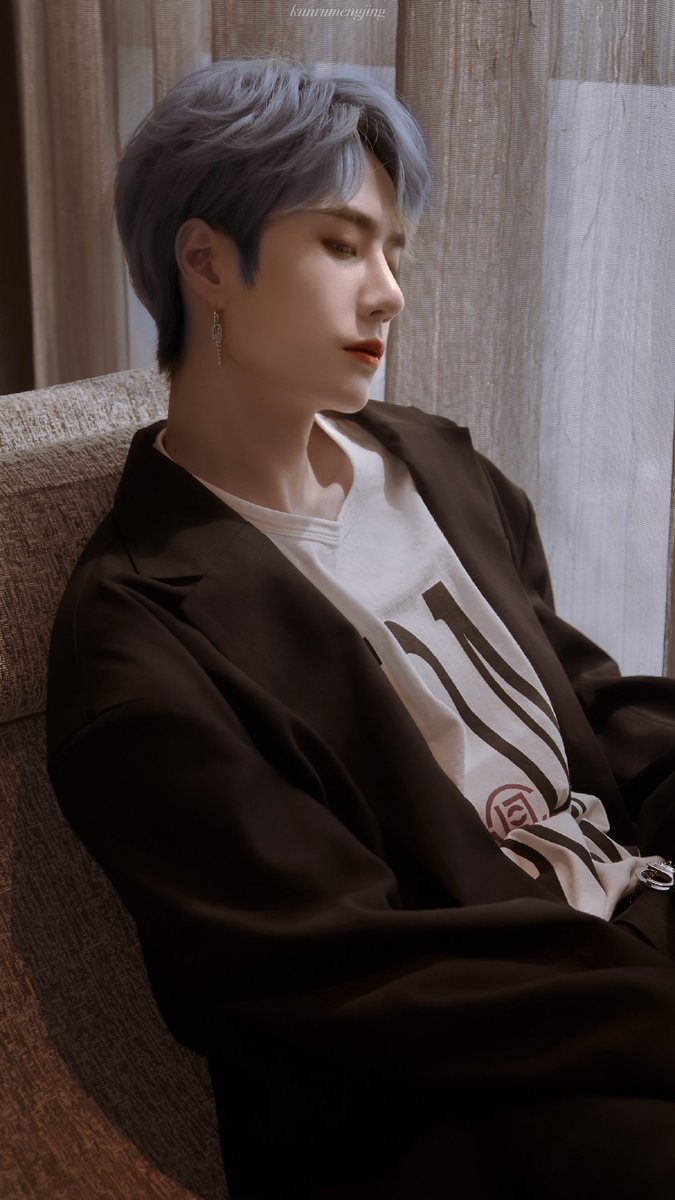 YiZhanK's tweet photo. นายใช้คำว่าหล่อได้เปลืองมากนะป๋อ #หวังอี้ป๋อ王一博WangYibo https://t.co/DnaeN4ZxrF