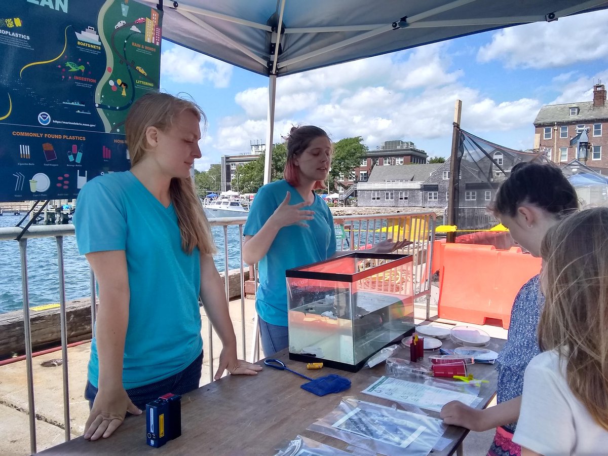MIT_BIG's tweet photo. #MITWHOI Joint program students had a great showing at the #woodsholesciencestroll ๐๐ฌLoving all this #outreach and #CommunityEngagement https://t.co/hpTAjAWy5i