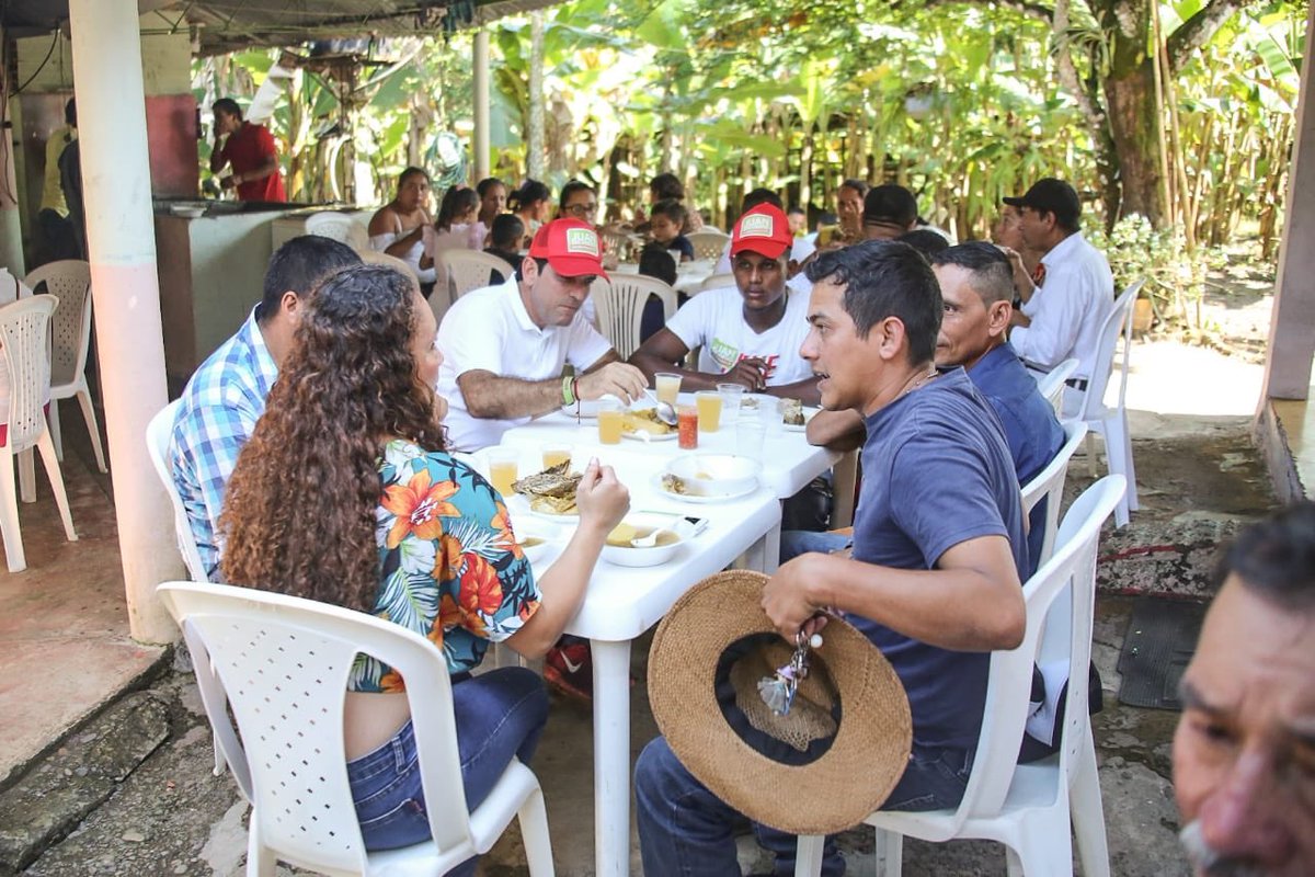 ¡Hoy fue un gran día en Cumaral! Con alegría y emoción invitamos a los cumaraleños en sus casas, sitios públicos y en cada calle a que se sumen a la gran cruzada que le hemos propuesto al departamento para, ¡Hacer Grande al Meta!
.
#JuanSinMiedoGobernador #HagamosGrandeAlMeta