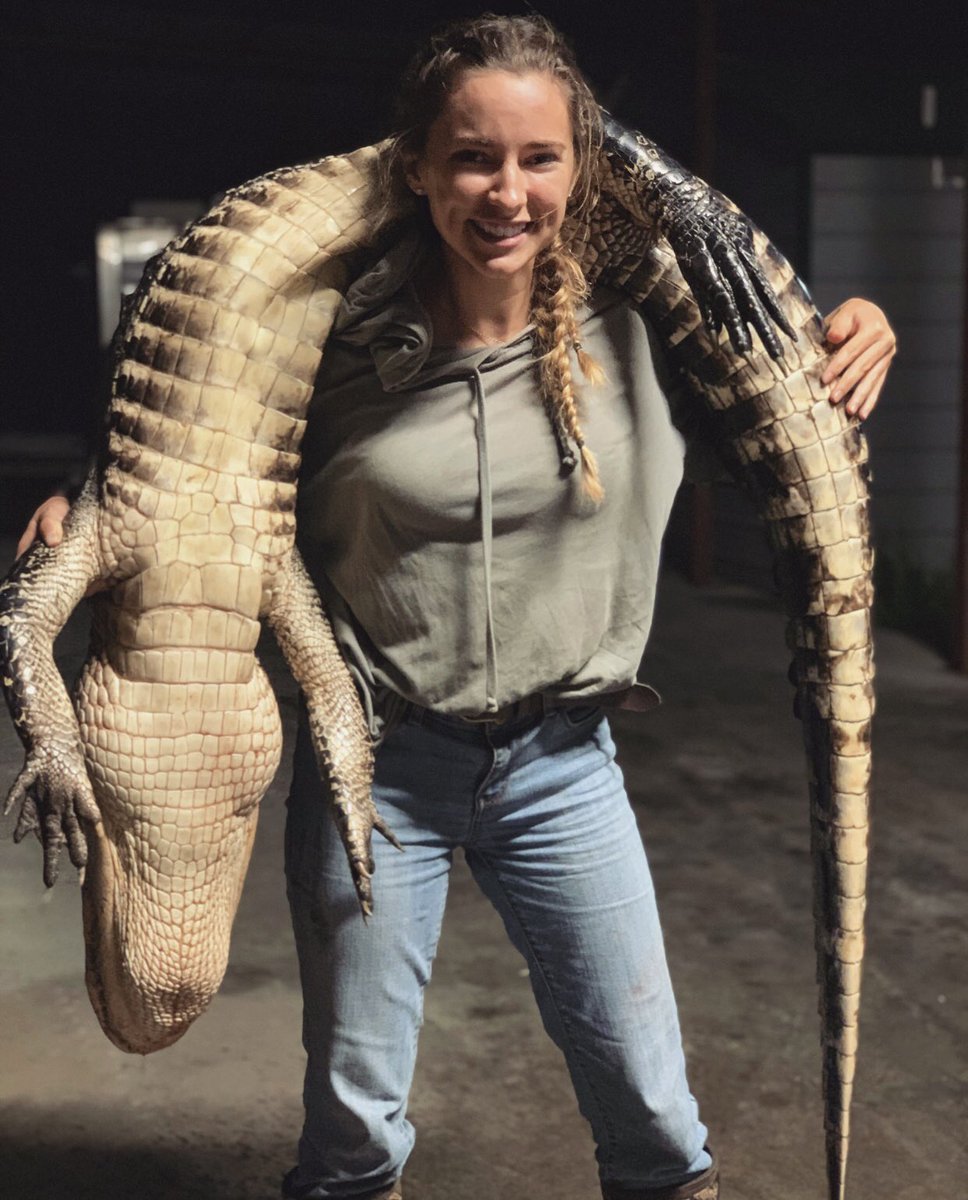 HaleyErin97's tweet photo. leaving Florida as a happy hunter with 2 gators &amp; a ton of awesome memories that will last a lifetime!! 🐊 https://t.co/rZrHFRAVRJ