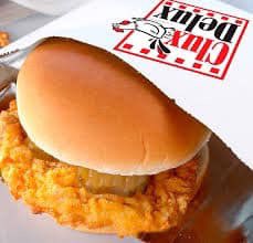 ChrisBrownGOV's tweet photo. Sorry Popeyes and Chick-fil-a... this was the original chicken sandwich KING! #AlaCarte #HixsonHigh #HixsonMiddle #ThirdLunch #PublicSchoolDelicacy #CluxDelux #Sammich https://t.co/bpAcm8CqMX