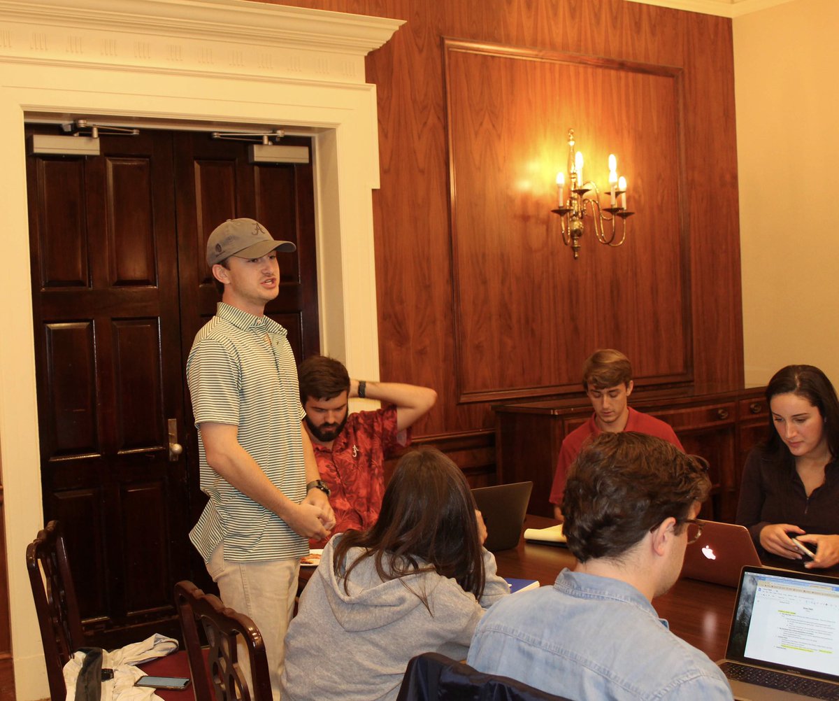 UASGAVPEA's tweet photo. Had a great time at the first cabinet meeting of the year! We had the opportunity to talk about different Lyft, blood drive/philanthropy events, and state legislative initiatives. Excited for the upcoming year with this group! #rollexternal https://t.co/x1V808StrQ
