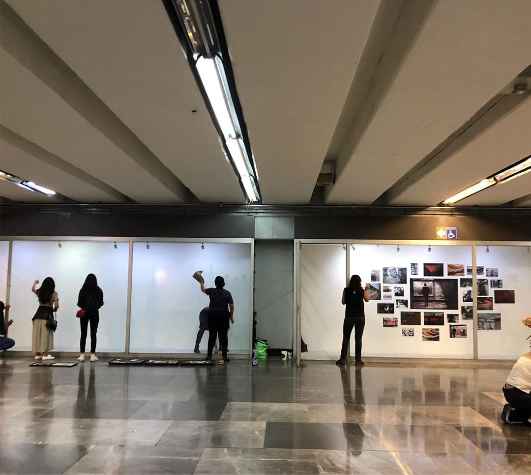 Día de montaje en el <a href="/MetroCDMX/">MetroCDMX</a>  
¡Gracias a todas las participantes por su apoyo y esfuerzo! 💜

#FotógrafasEnMéxico
