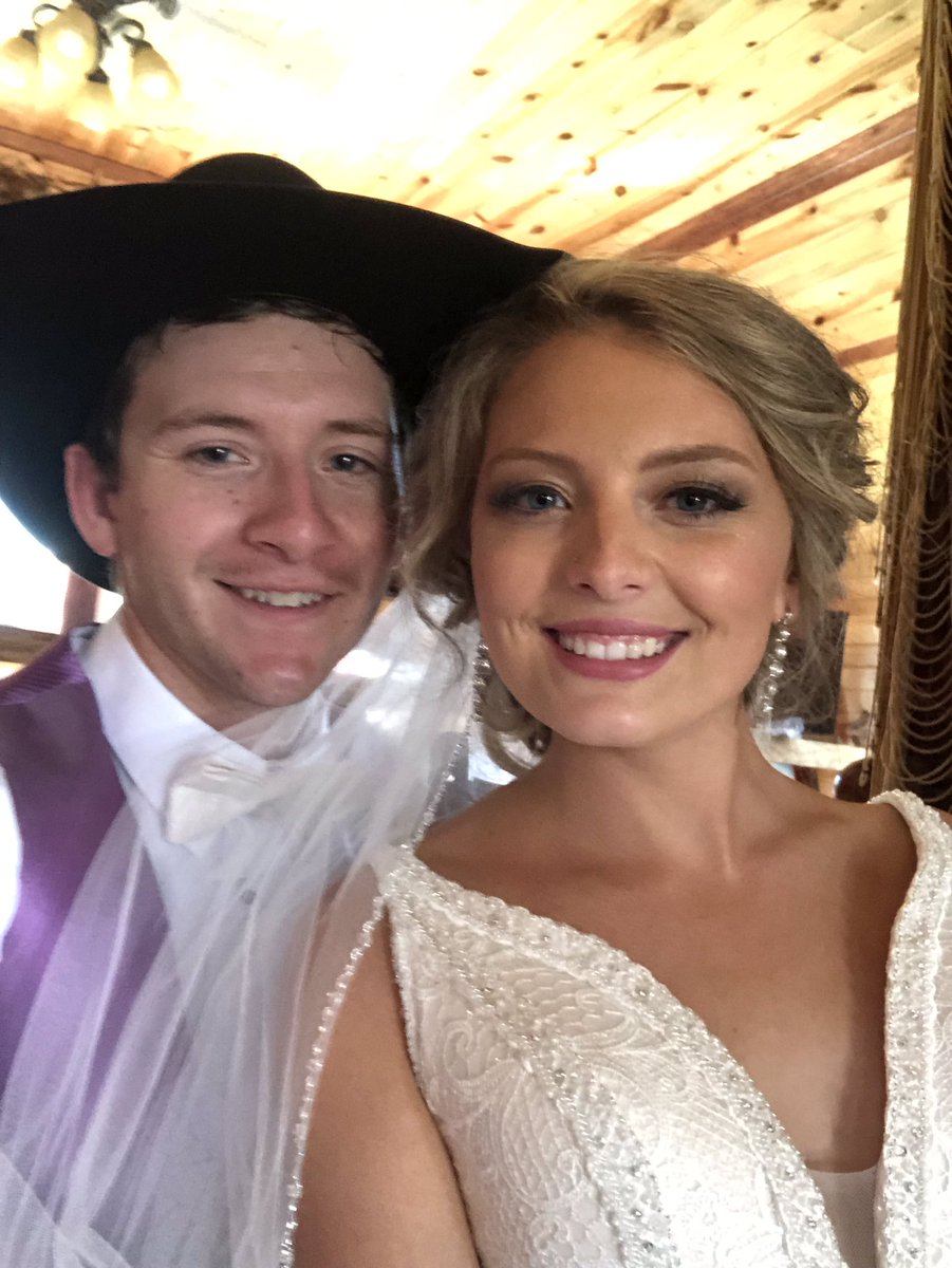 JadeASpring's tweet photo. You are looking at Mr. and Mrs. Cole https://t.co/wLgPLSBCg7