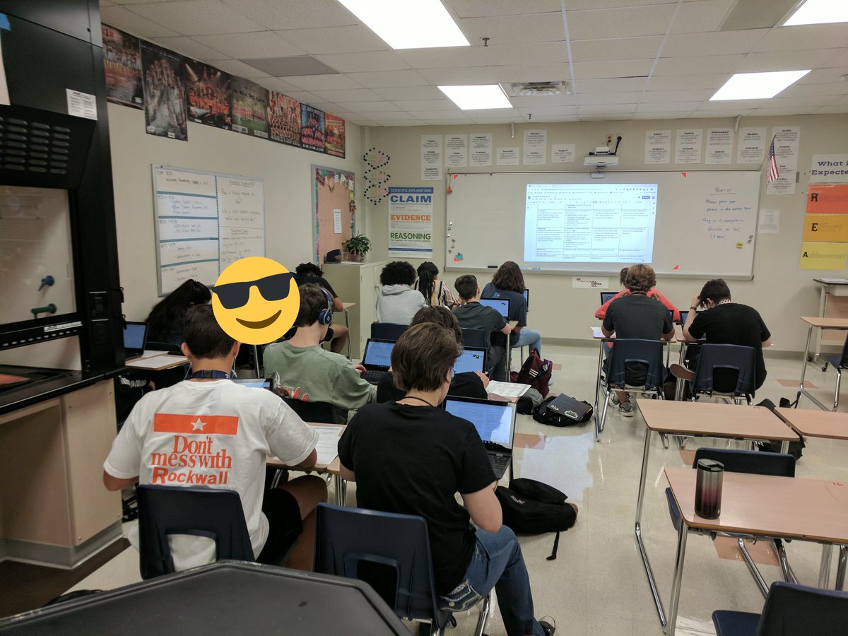 MareshScience's tweet photo. Doing some research for Is It Alive? Love my biology students! #alive #RHSsci #biology #theverybest #studentsROCK #rockwallscience https://t.co/tCnxNfjAH9