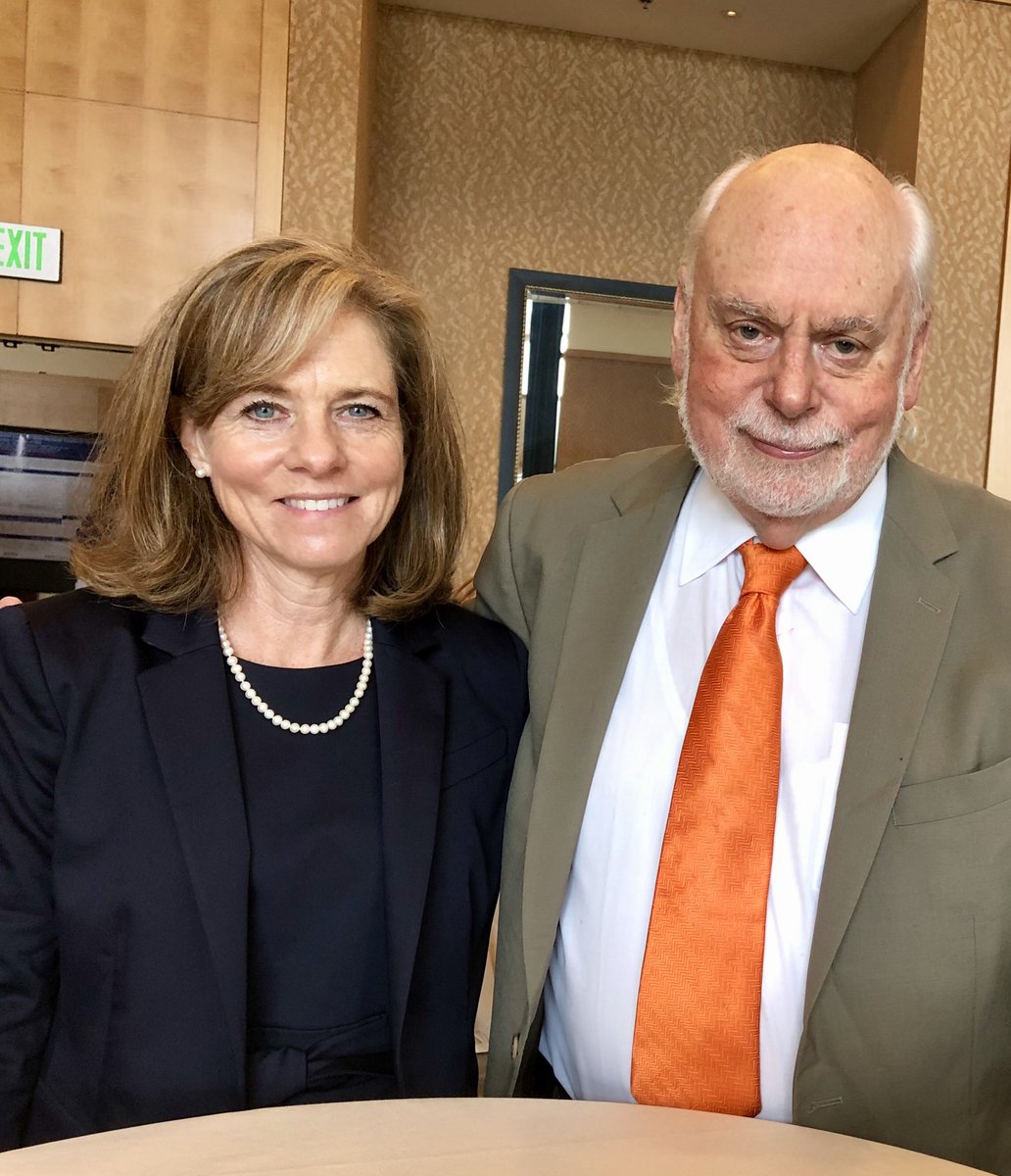 susanjainsworth's tweet image. Honored to have @sirfrasersays at our  @AmerChemSociety Donor Reception. Gracious #ACSProjectSEED champion, dedicated supporter of ACS educational programs, and a brilliant Nobel Laureate who I’m fortunate to call my friend! #ACSSanDiego