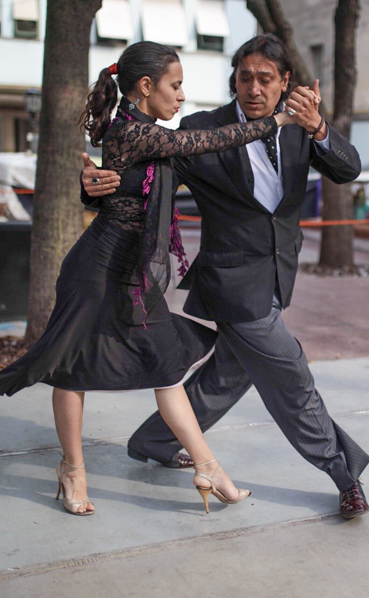 leroyhusband's tweet photo. #GoingBeyondBA
Tango para despedir a la bella Buenos Aires.
Un viaje inigualable en compañía del mejor equipo. Nos vamos alineados , con nuevas y más grandes metas.
Siempre en compañía de @AdalBaires & @AliSaffari26 https://t.co/LFP3VwAAUG