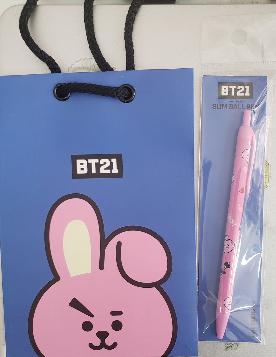 06ringalinga's tweet photo. BT21公式　ミニ紙袋です。 https://t.co/xUyF9sTVMk
