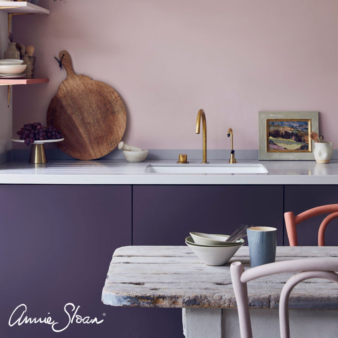 AnnieSloanHome's tweet photo. Antoinette on the walls with a 50:50 mix of Emperor’s Silk and Aubusson Blue on the cupboards. Hands up if you’ve used Chalk Paint® in your kitchen? Keep your hands up if in doing so you saved a LOT of time and money!? https://t.co/r3x0qgUSOm