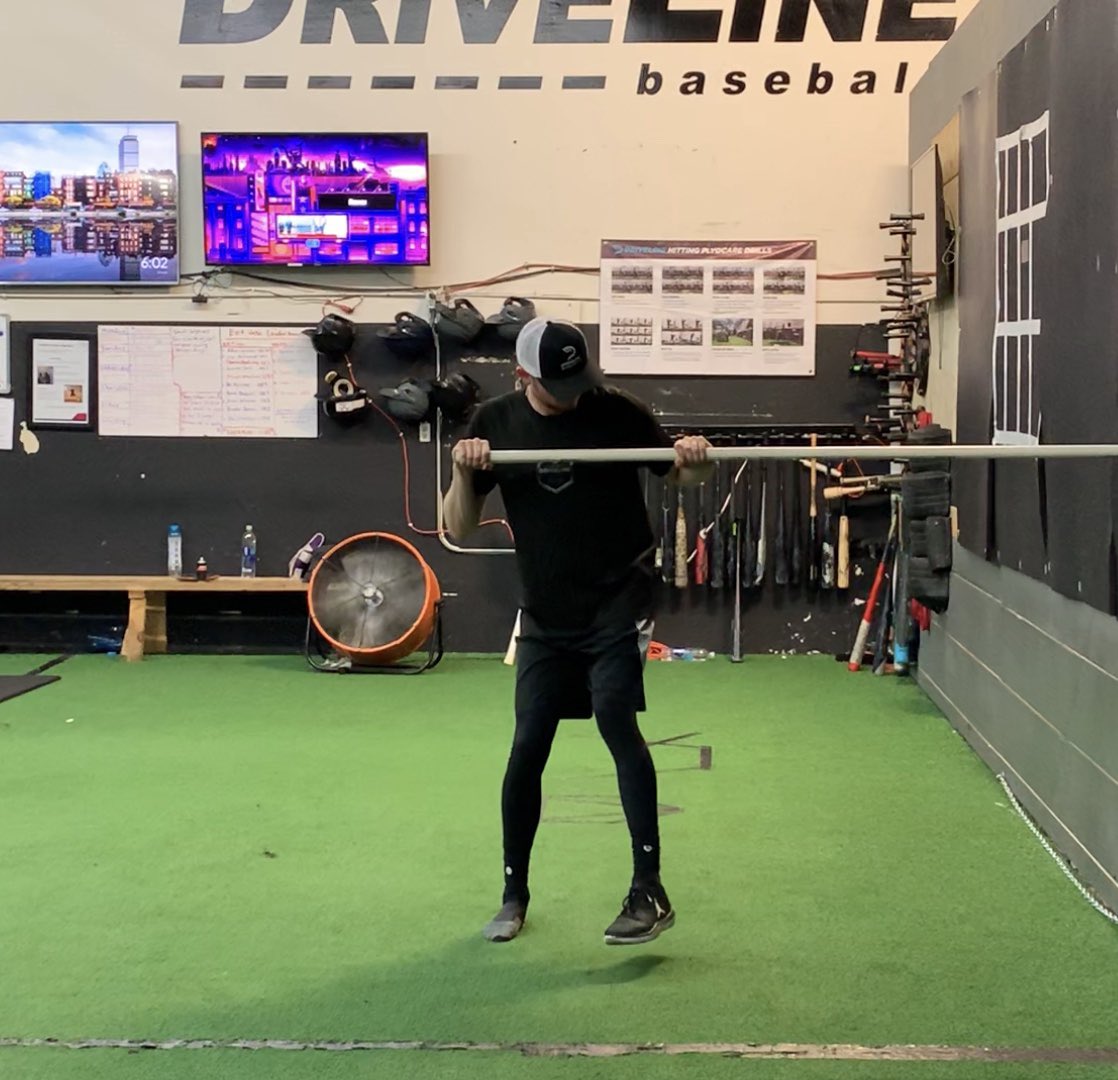 MiggySucio's tweet photo. I really like taking the shoe off the foot of my back leg when performing pre-throwing movement patterning. Stroke victims learn to walk again bare foot in order to maximize info sent to the brain from the feet. This builds proprioception in the athlete’s foot. https://t.co/a4Zfe5xc3u