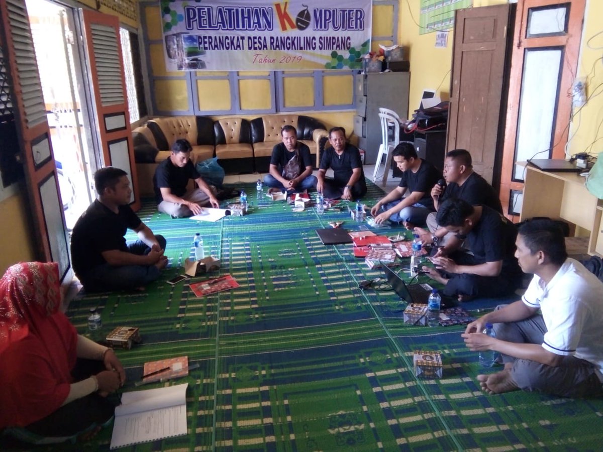SutriEndang's tweet photo. Pelatihan komputer perangkat Desa rangkiling simpang https://t.co/jNuixNbwPu